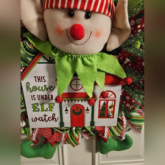 Christmas Elf Wreath - Picture 3 of 4